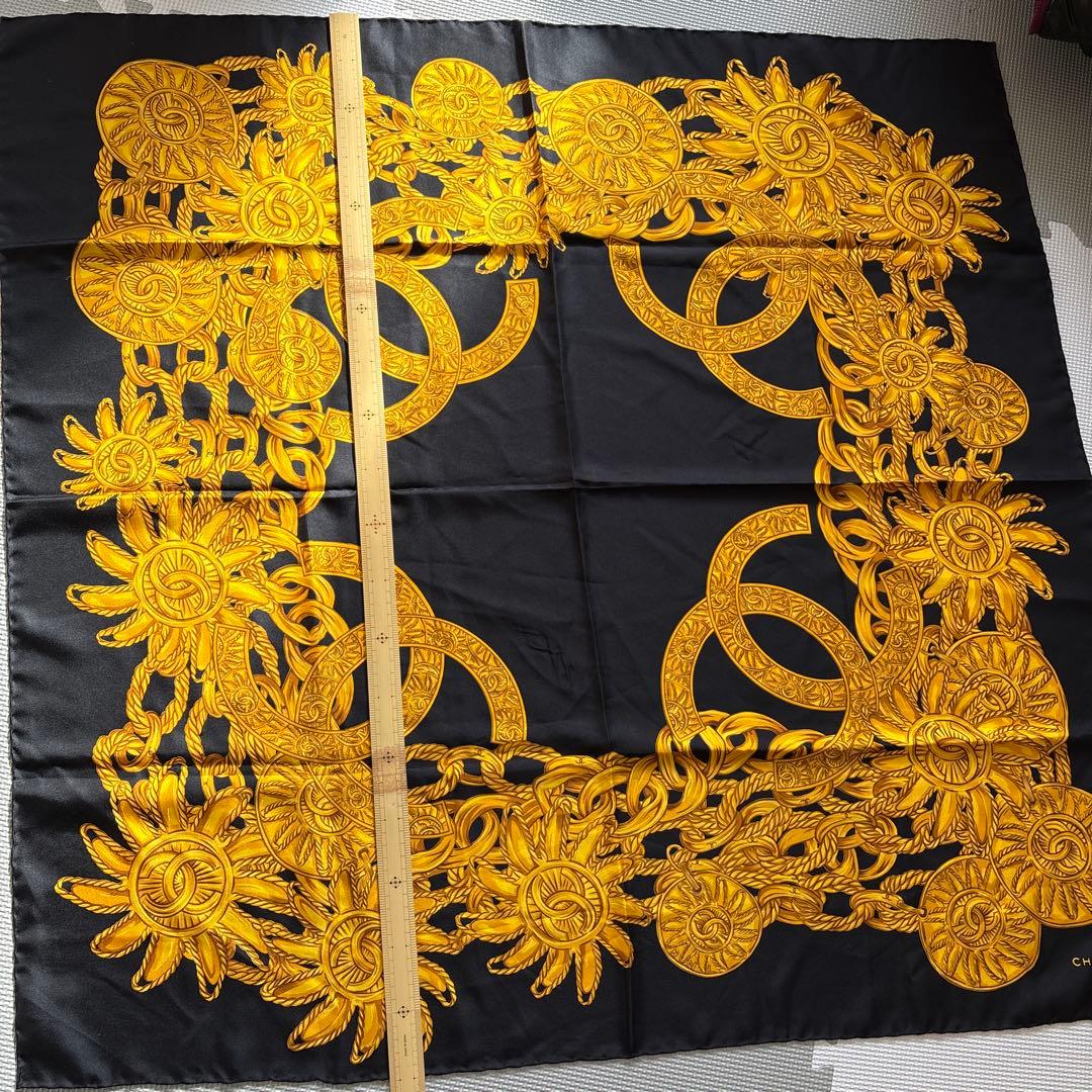 【明日23時迄】美品ヴィンテージ⭐︎美品大判CHANEL シルクスカーフ 黒・金