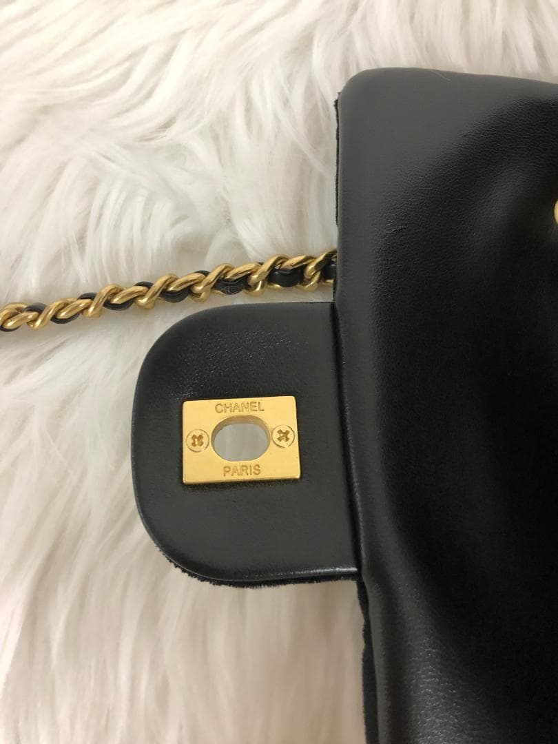 ハンドバッグ　ゴールドブランドロゴ　超美品ショルダーバッグ　未使用　レディース