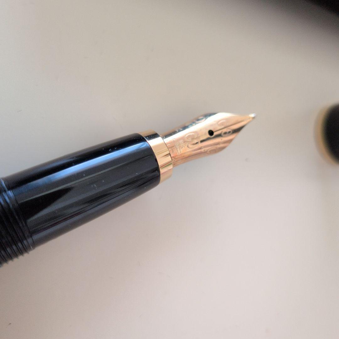 GUCCI ブラック 万年筆