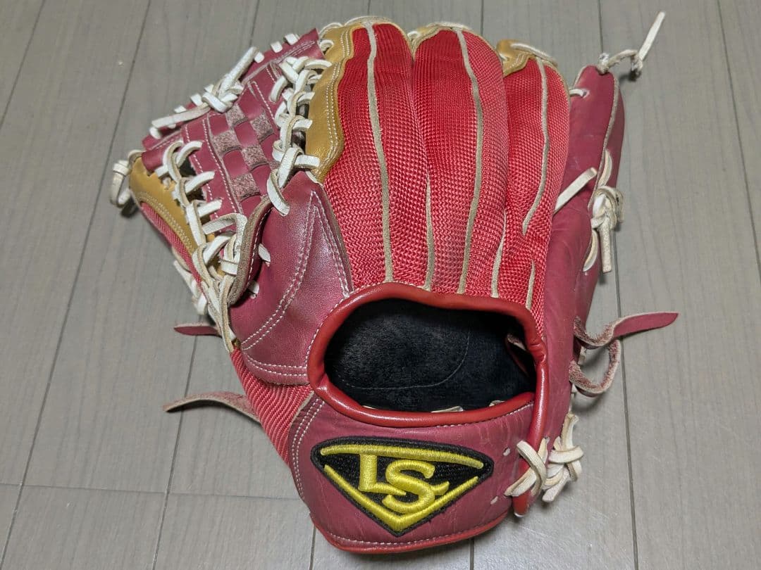 ルイスビルスラッガー 外野手用グローブ 左投げ用