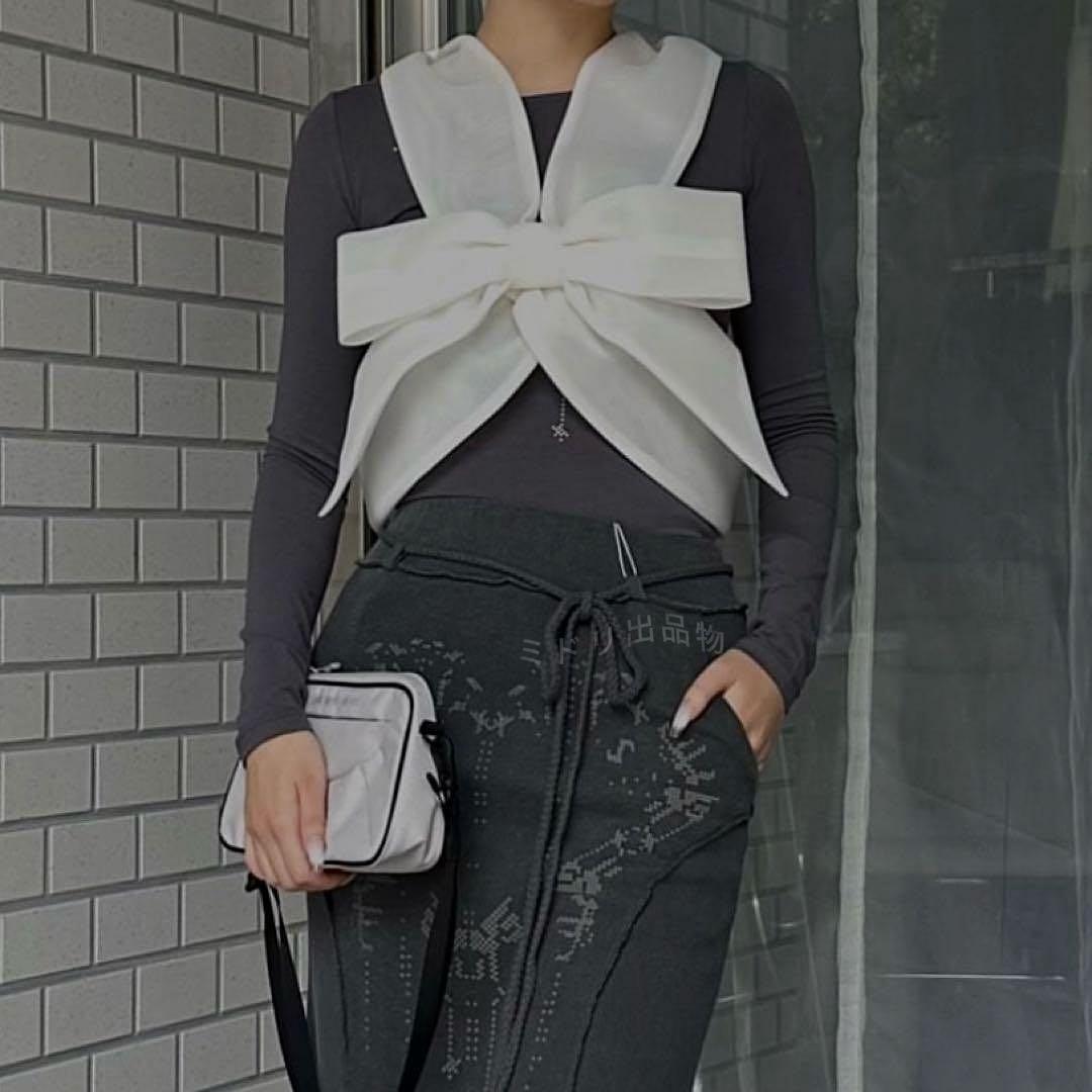 Litmus Her Praha Ribbon Top 白 リボン ハーネス