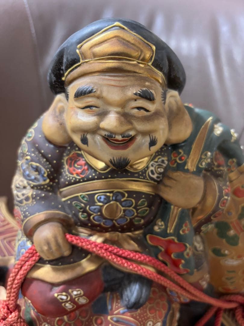九谷焼　八幡窯　須栄義　打ち出の小槌に乗った布袋様　骨董　座布団付き
