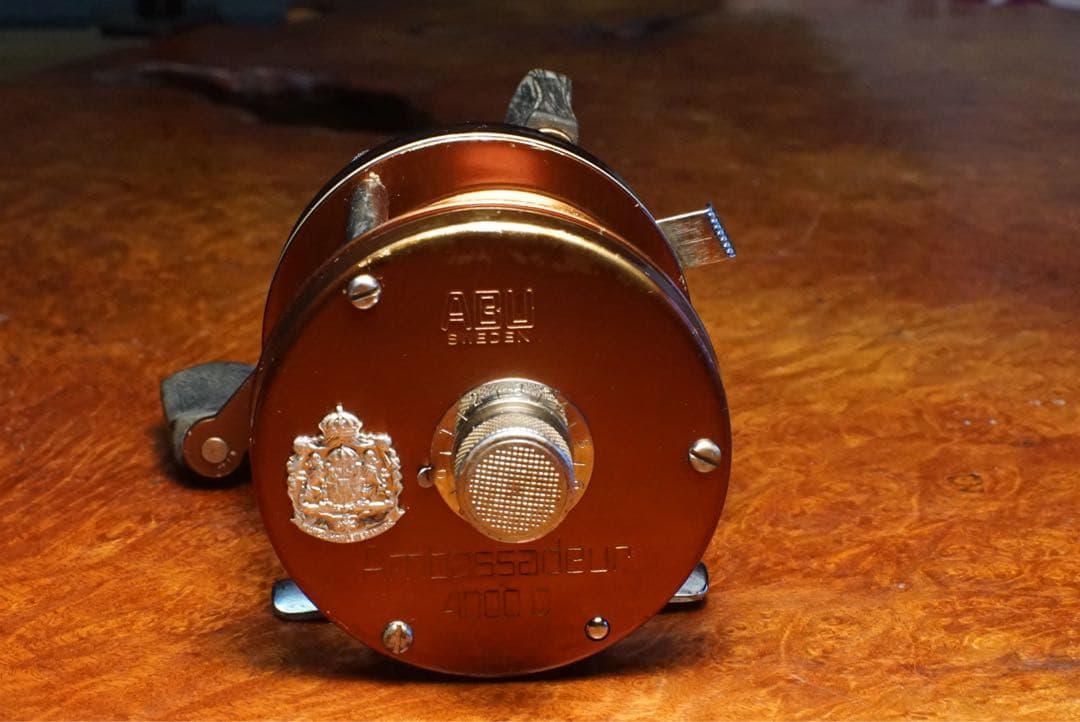 ABU アンバサダー 4000D メンテ済 フレーム修正済