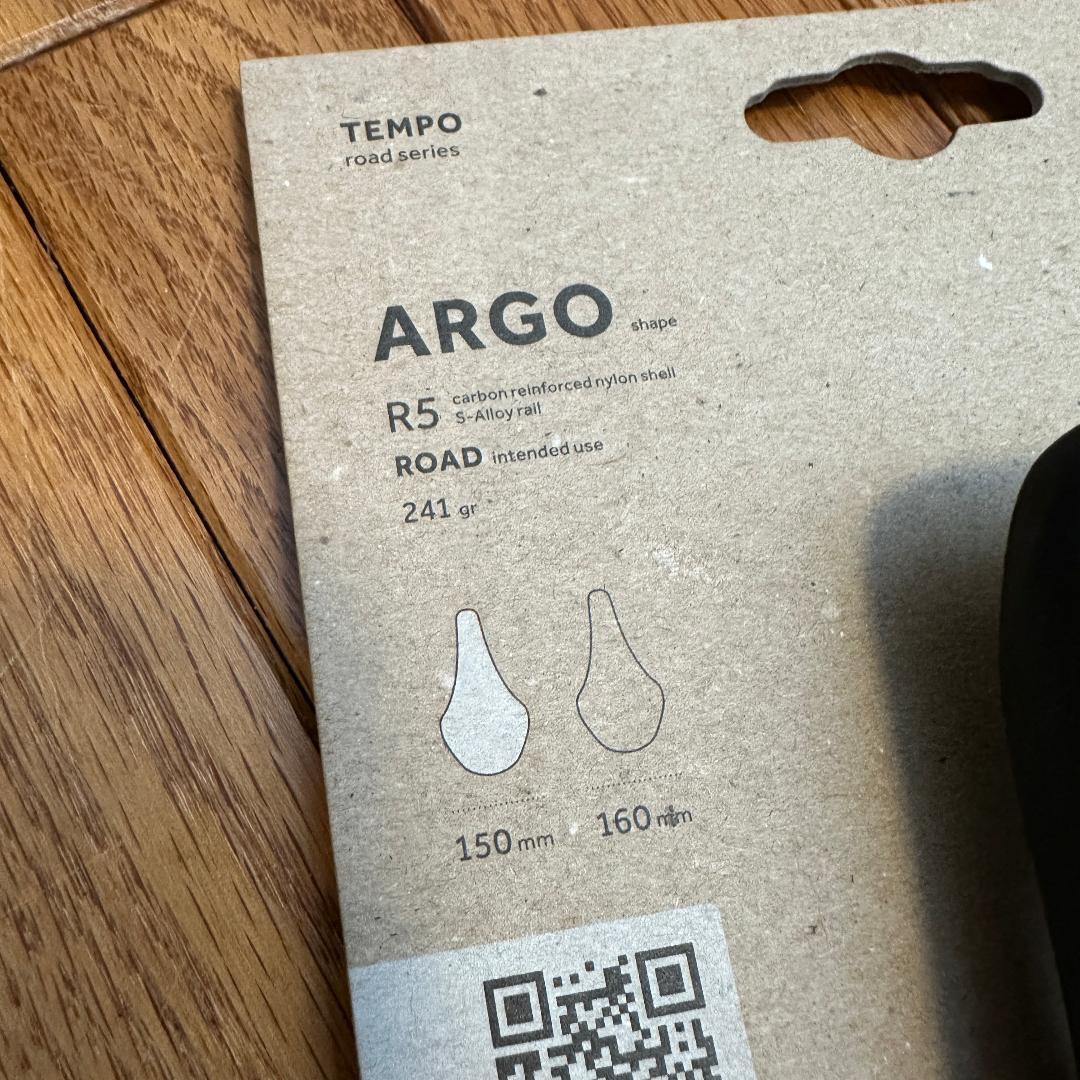 新品未使用 fi'zi:k TEMPO ARGO R5（150mm）ロードサドル