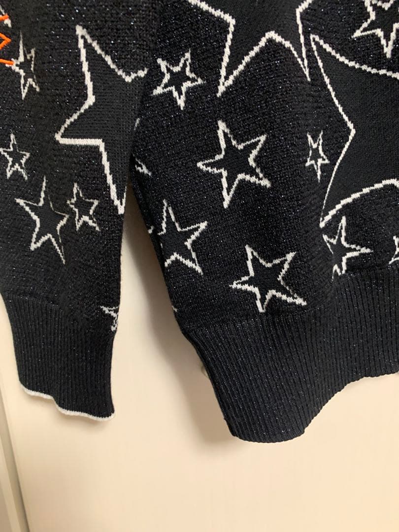 えーな マーク&ロナ Vネックセーター　総スター柄バックスカルロゴ