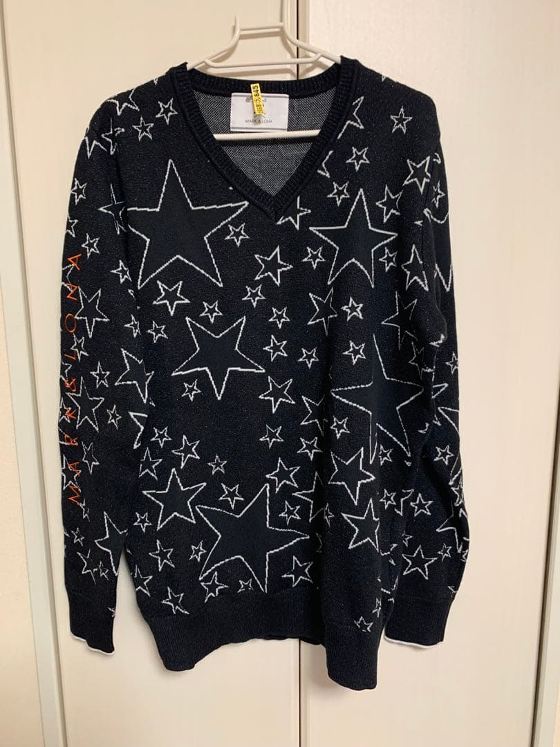 えーな マーク&ロナ Vネックセーター　総スター柄バックスカルロゴ