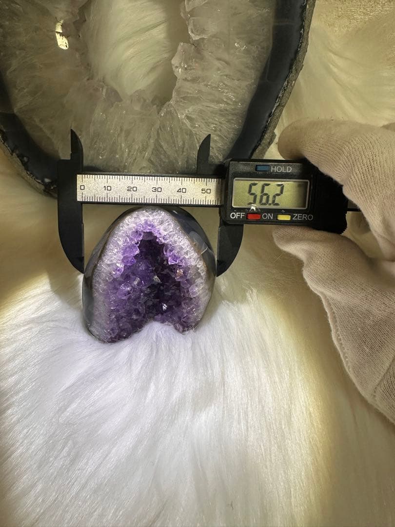 ウルグアイ産 アメジストドーム 美結晶 アーチ型 濃淡グラデーション 1120