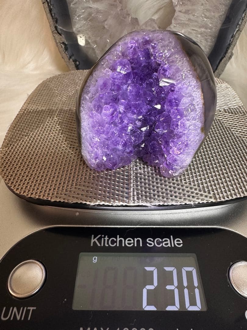 ウルグアイ産 アメジストドーム 美結晶 アーチ型 濃淡グラデーション 1120