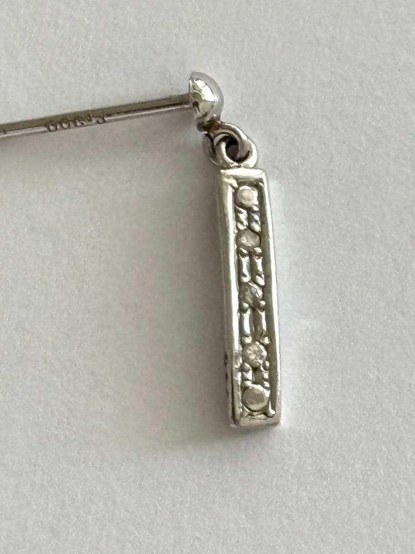 PT900 片耳ピアス　サファイア＆メレと縦長メレ各1点づつ　計2点まとめ