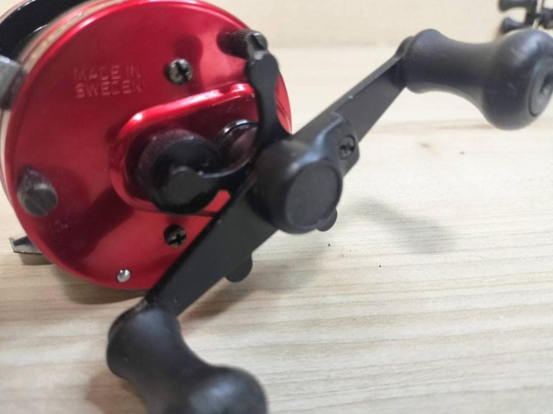 アブガルシア　アンバサダー5000C　ビンテージ　リール abu 　レッド