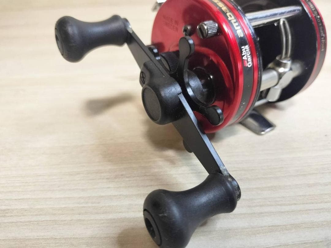 アブガルシア　アンバサダー5000C　ビンテージ　リール abu 　レッド