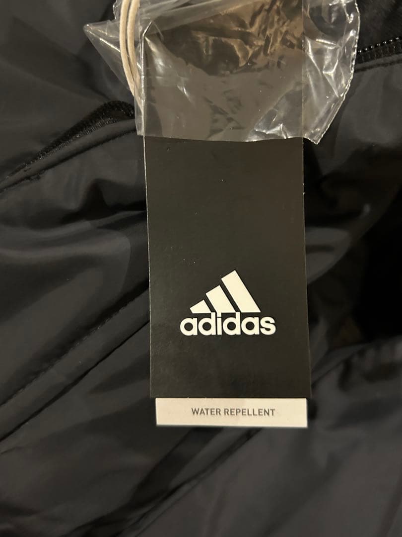 新品未使用adidasアディダス ベンチコート ライトインサレーテッド L