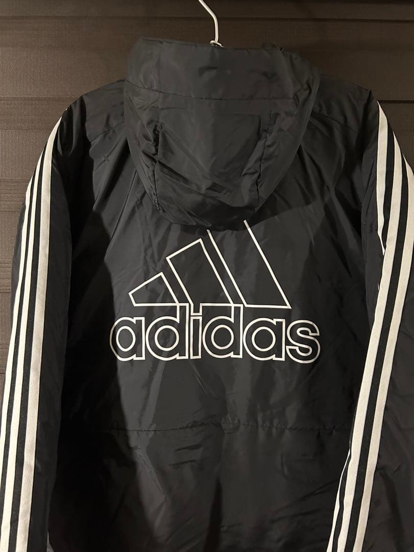 新品未使用adidasアディダス ベンチコート ライトインサレーテッド L