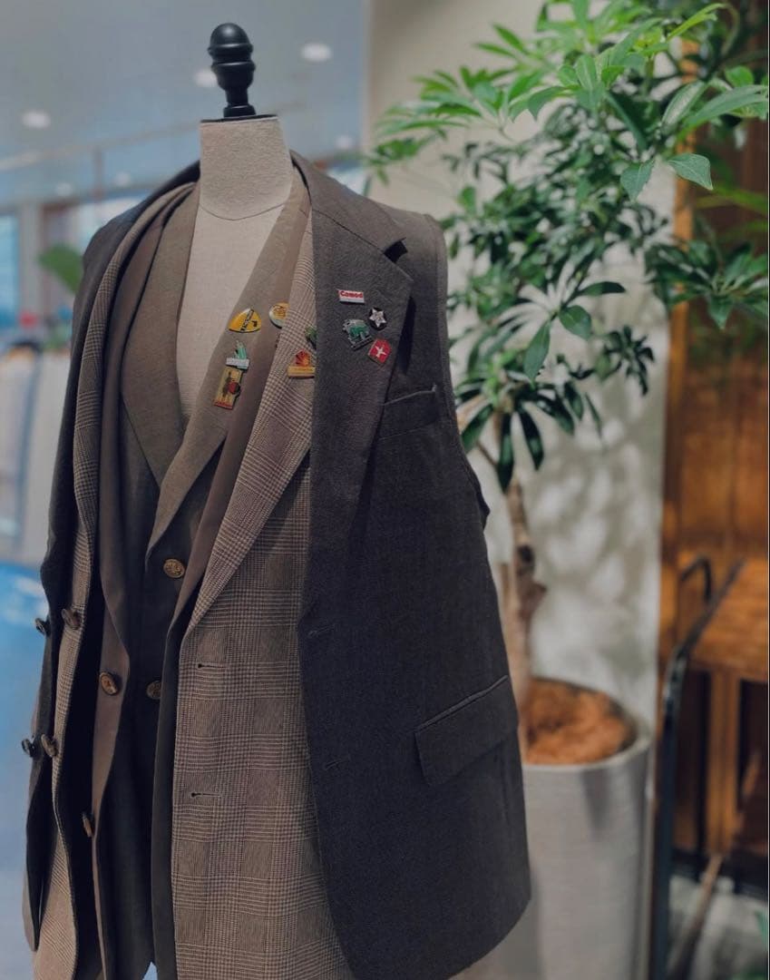 sunny side up フレームワーク別注テーラードベスト　ピンバッジ付き