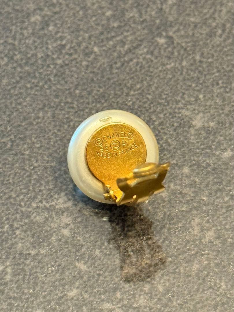 CHANEL(シャネル) パールホワイト 片耳用 イヤリング