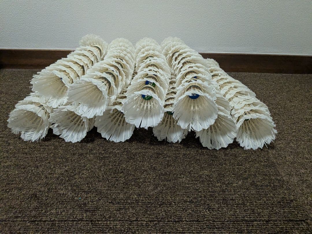 【中古シャトル】ヨネックスニューオフィシャル120球