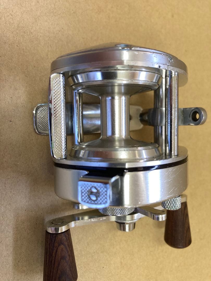 SHIMANO Bantam 100 ベイトリール