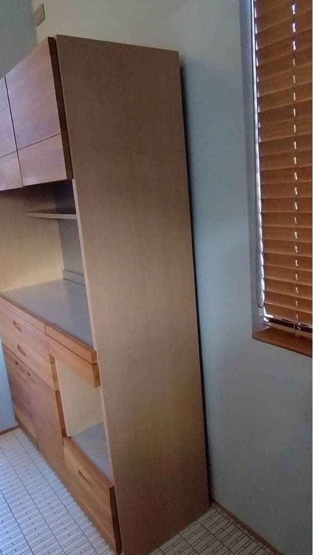 【きろ】unicoウニコ　ヒュッテ食器棚