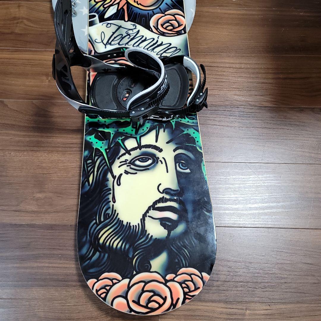 ティクナインのスノーボードとビンディングのセット