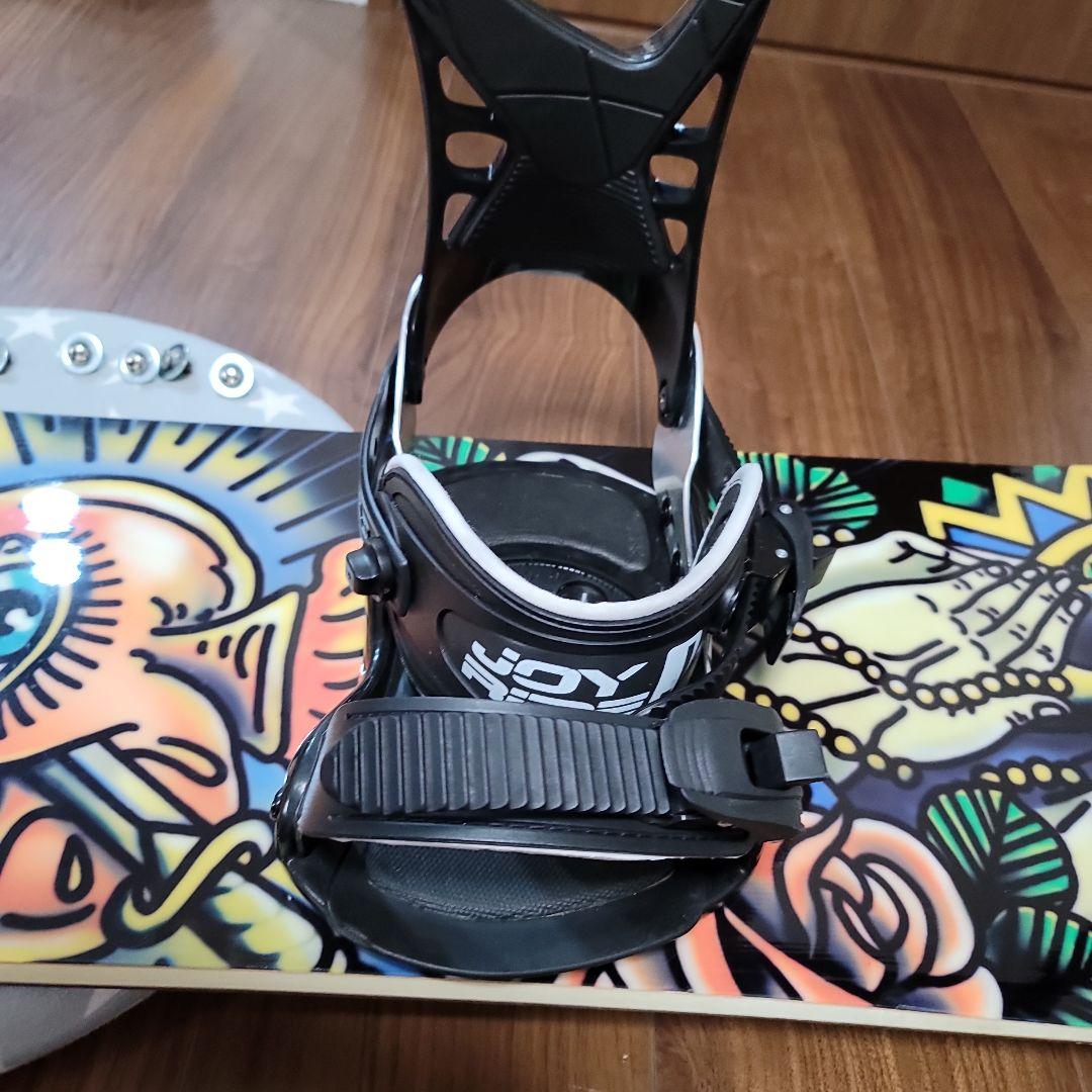 ティクナインのスノーボードとビンディングのセット
