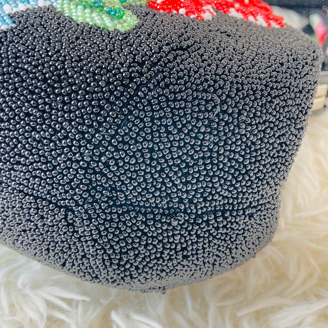 極美品　ヴィンテージ　ビーズ　がま口バック　黒　花柄　刺繍