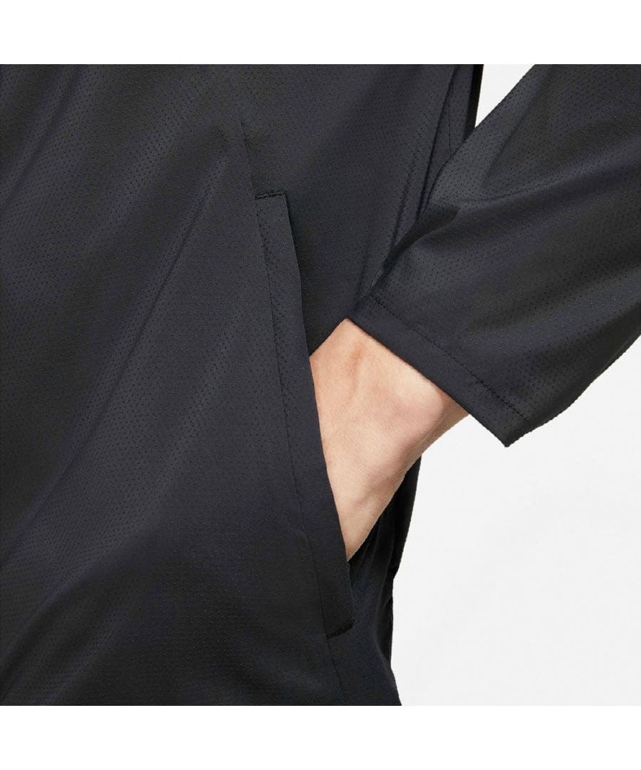 NIKE ランニングジャケット　ウィンドランナー　フルジップ　黒　XLサイズ新品