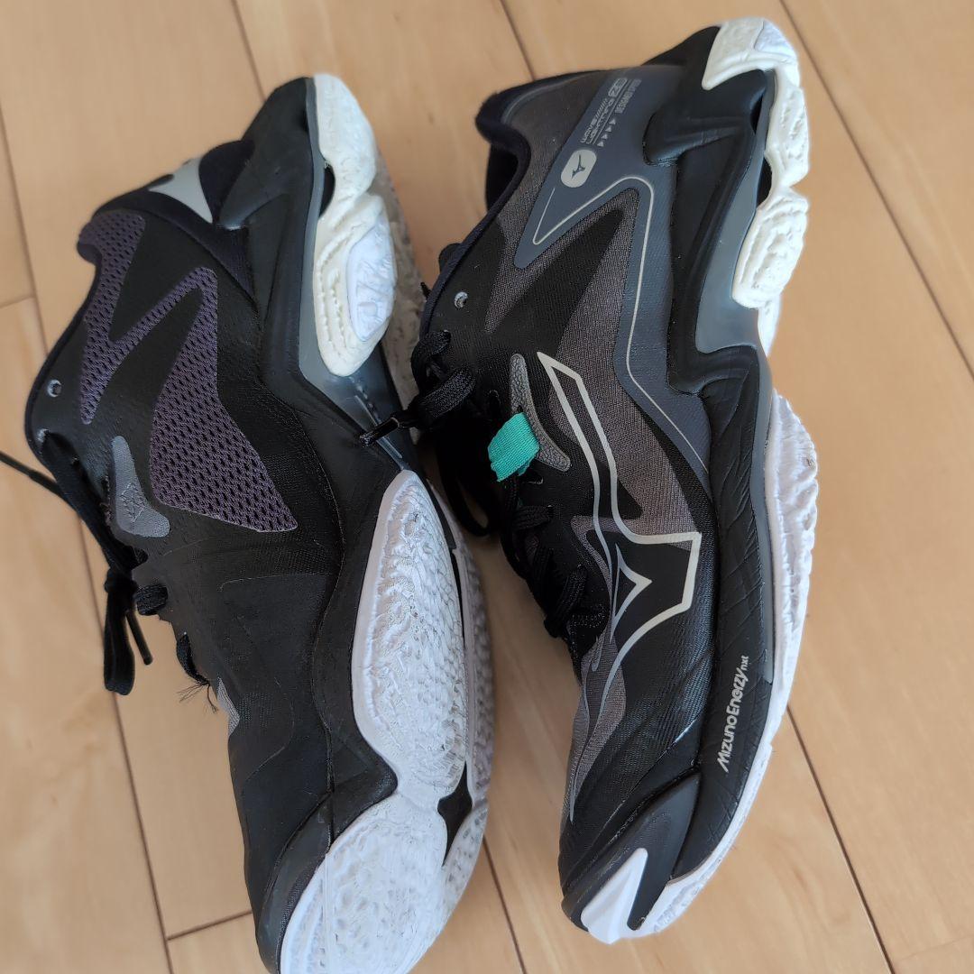 ミズノ　 ウエーブライトニング Z8