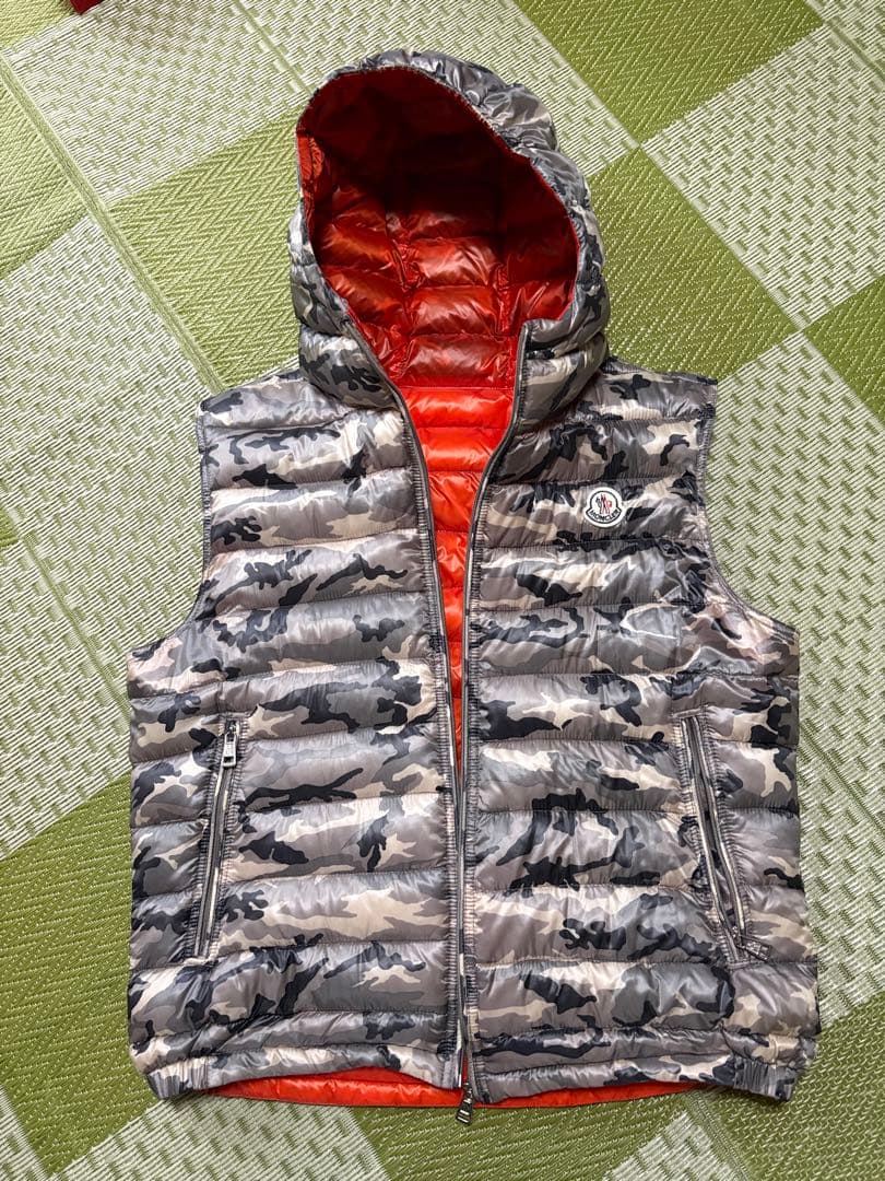 栗*孝様 美品！鑑定済み/モンクレール迷彩柄ライトダウンベスト3/タグ付属！
