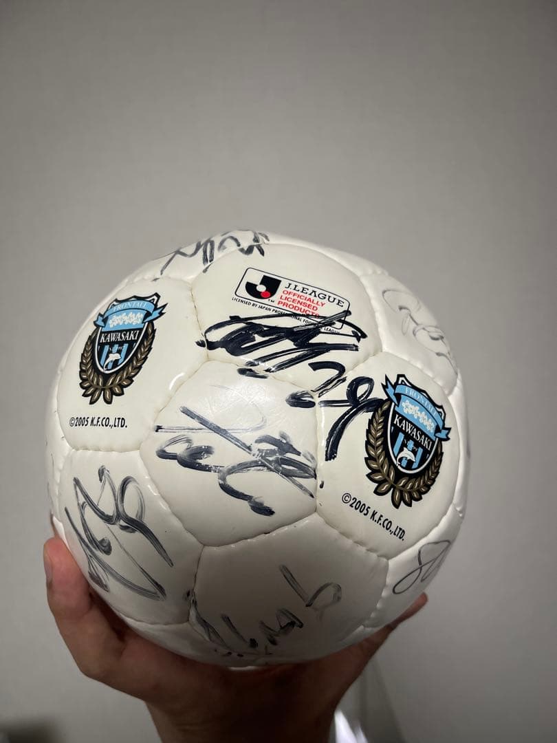 川崎フロンターレ 選手直筆サイン入りサッカーボール（展示ケース付き）2号球