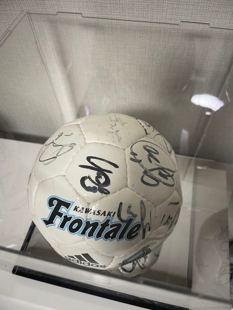川崎フロンターレ 選手直筆サイン入りサッカーボール（展示ケース付き）2号球