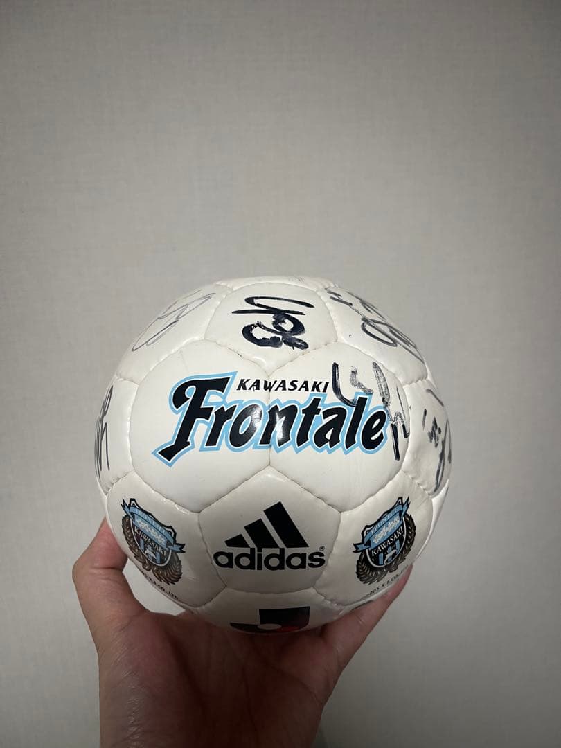 川崎フロンターレ 選手直筆サイン入りサッカーボール（展示ケース付き）2号球