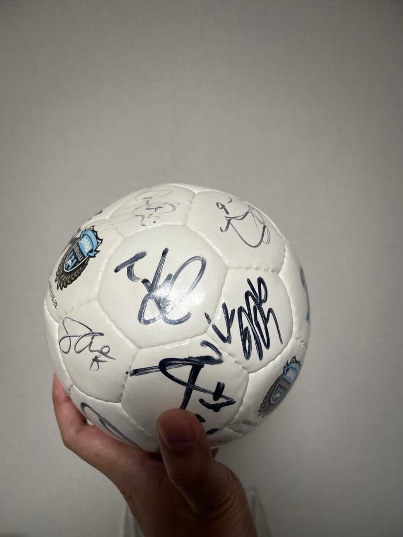 川崎フロンターレ 選手直筆サイン入りサッカーボール（展示ケース付き）2号球
