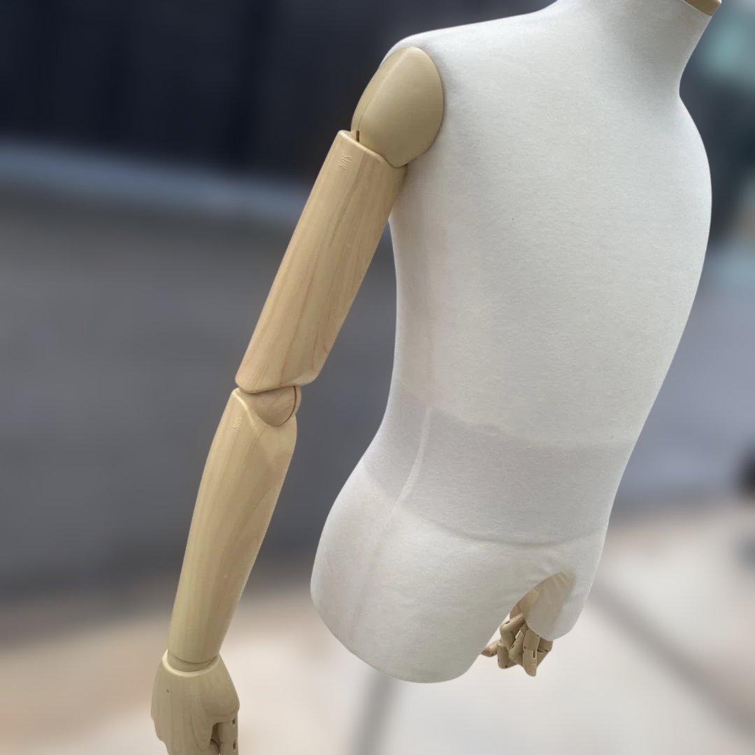 ホワイト布製マネキン 可動式腕付き　②