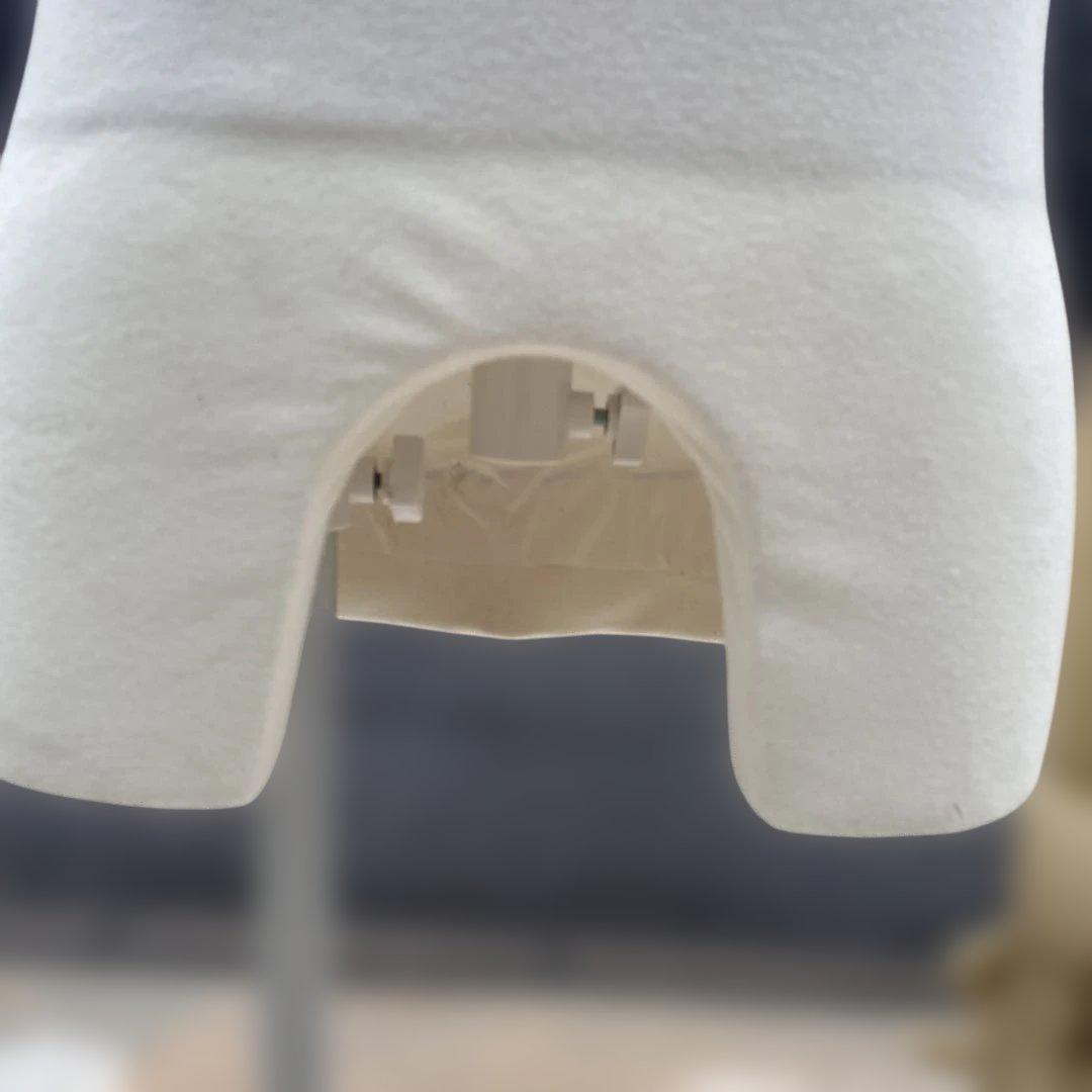 ホワイト布製マネキン 可動式腕付き　②