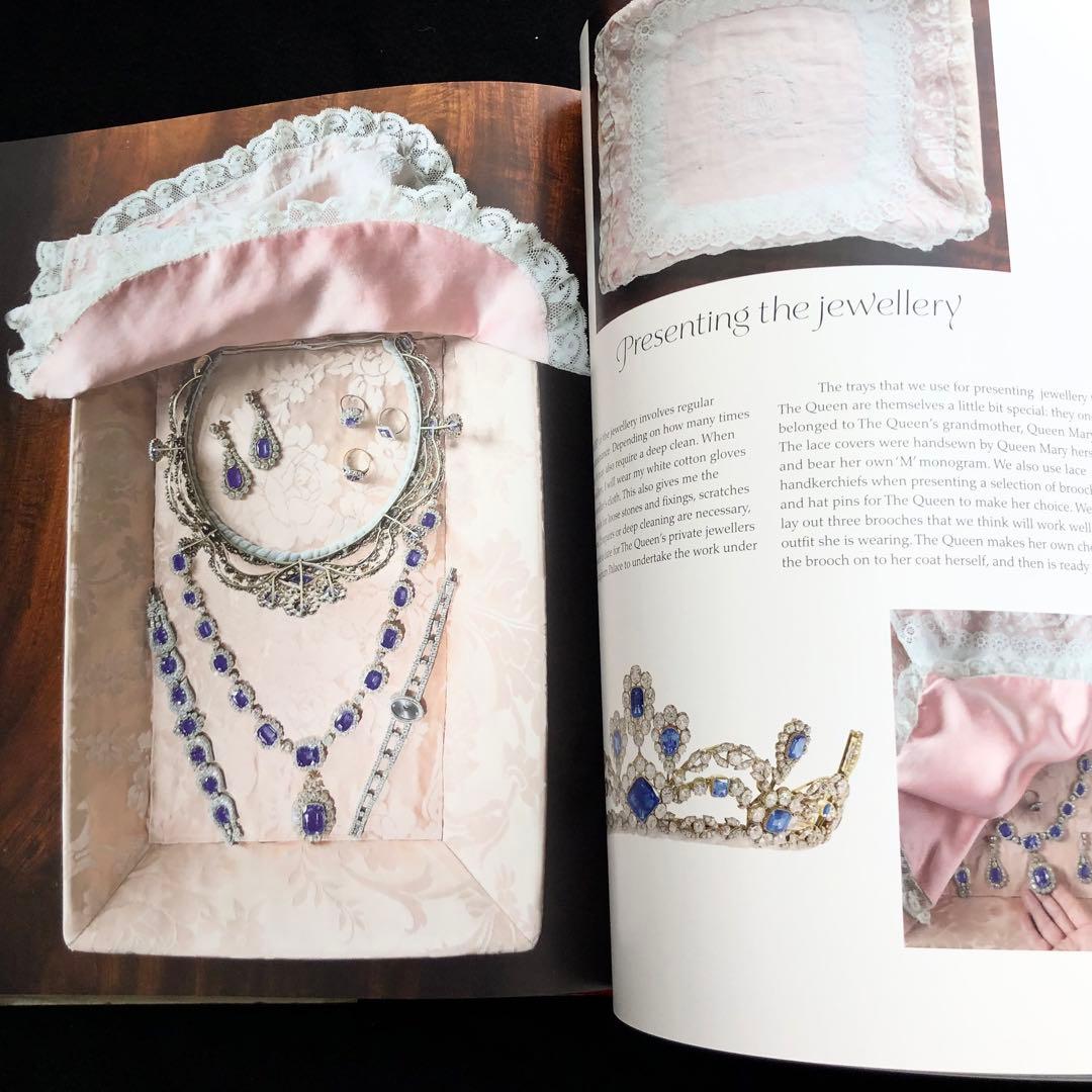 エリザベス女王の衣服を手がけて 写真集「Dressing the Queen」