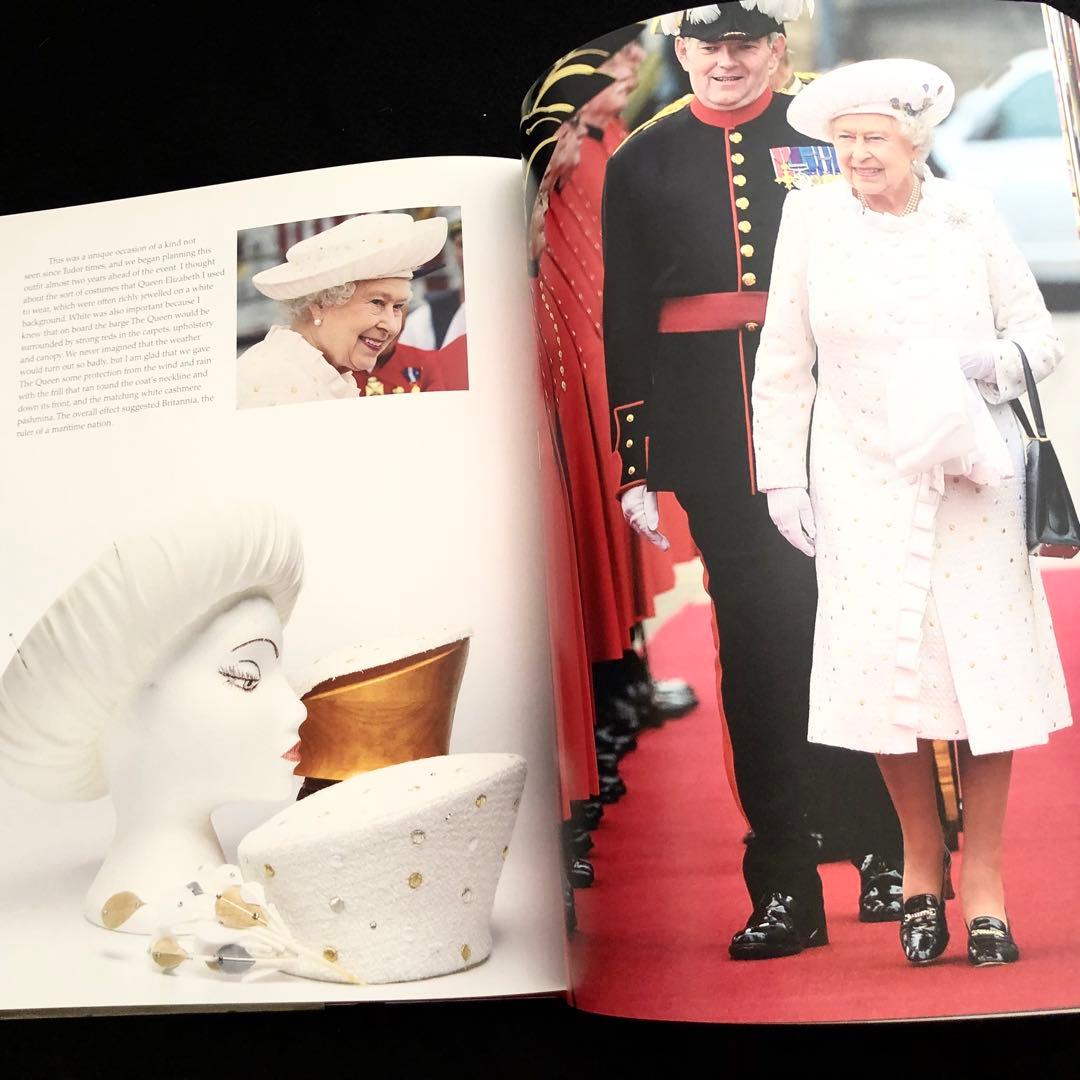 エリザベス女王の衣服を手がけて 写真集「Dressing the Queen」
