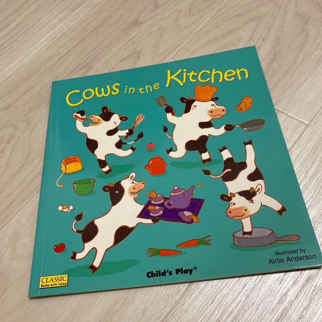 513 Cows in the Kitchen 穴開き仕掛け音声絵本