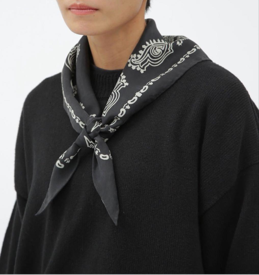 黒 バンダナ柄 スカーフ