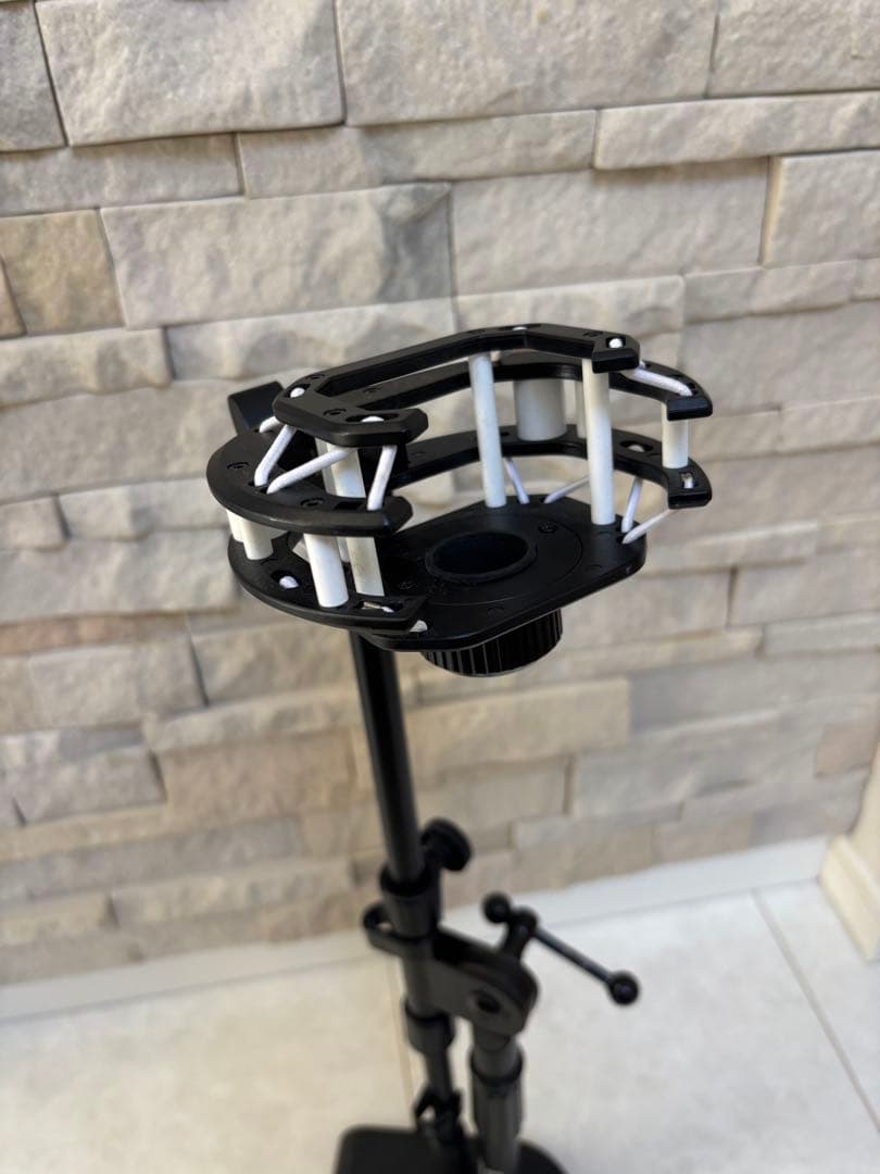 LEWITT マイク ショットマウント　on-staged 台座付き