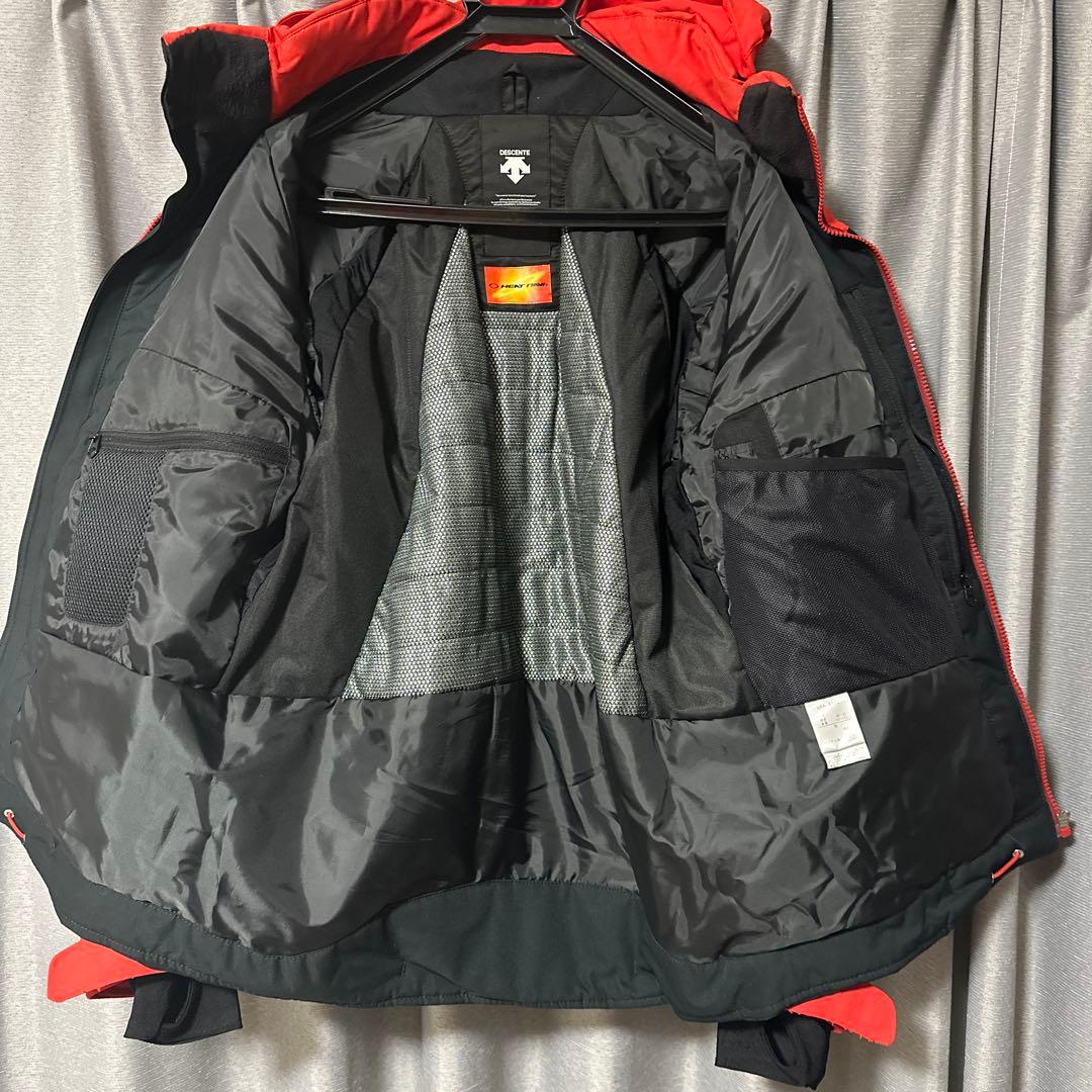 DESCENTE メンズ　M スキーウェア　上下セット　赤　スノボー