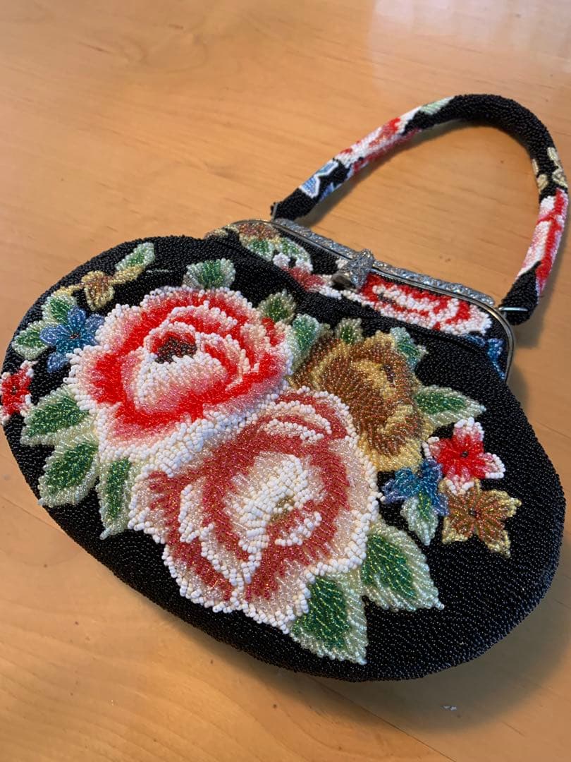 ビーズバッグ　黒✖️薔薇