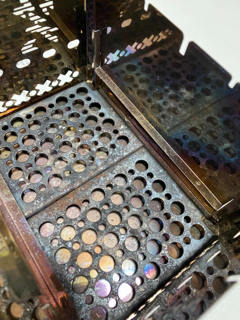 笑's コンパクト焚火グリル　B6君（3点セット+鉄のロストル）