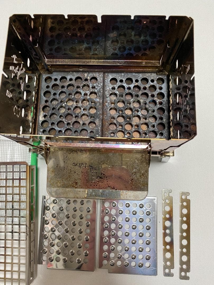 笑's コンパクト焚火グリル　B6君（3点セット+鉄のロストル）