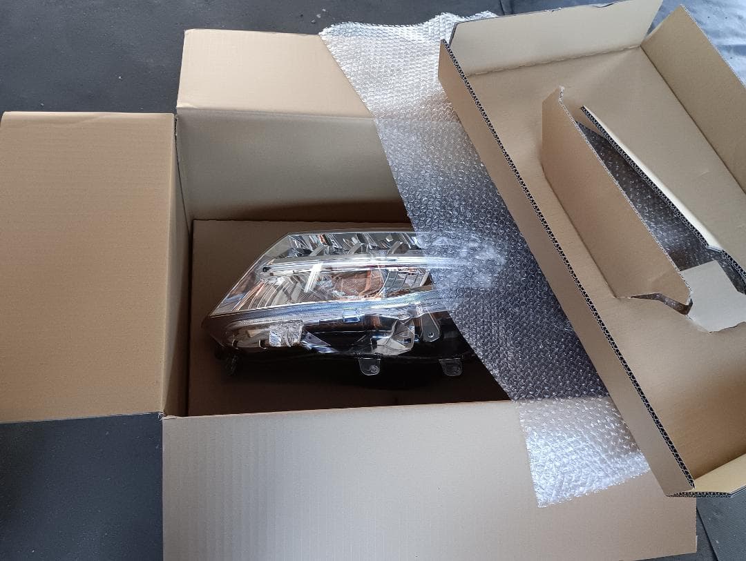 ルーミー　M900A　左ヘッドライト 助手席側 81150-52K40