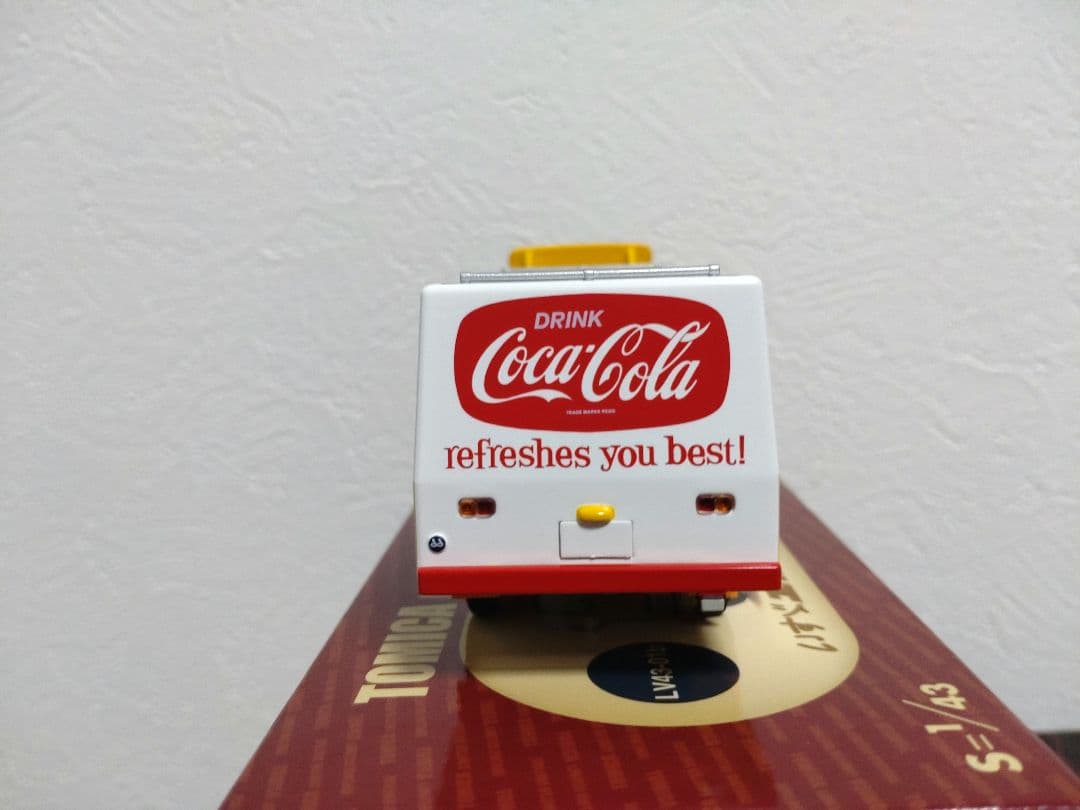 【絶版希少】トミカリミテッドヴィンテージ43 いすゞエルフ　ルートカーコカコーラ