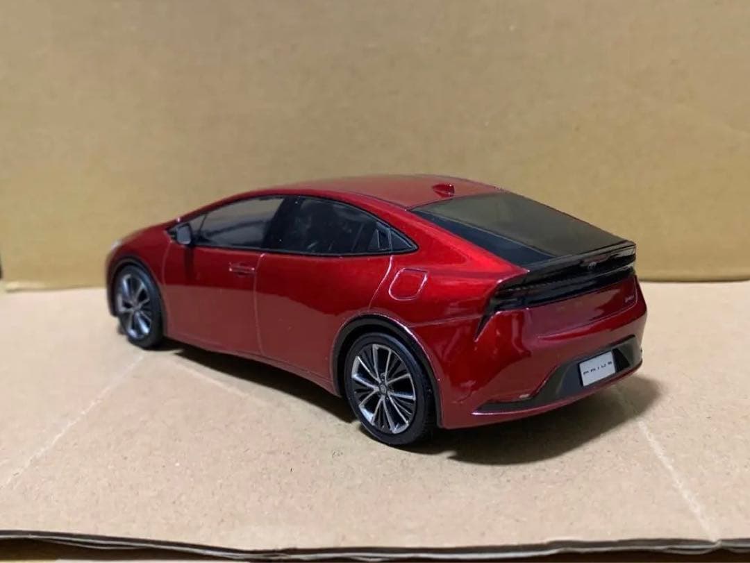 新型プリウス カラーサンプル レッド