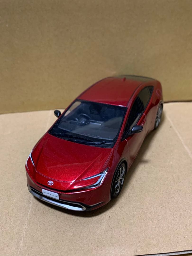 新型プリウス カラーサンプル レッド
