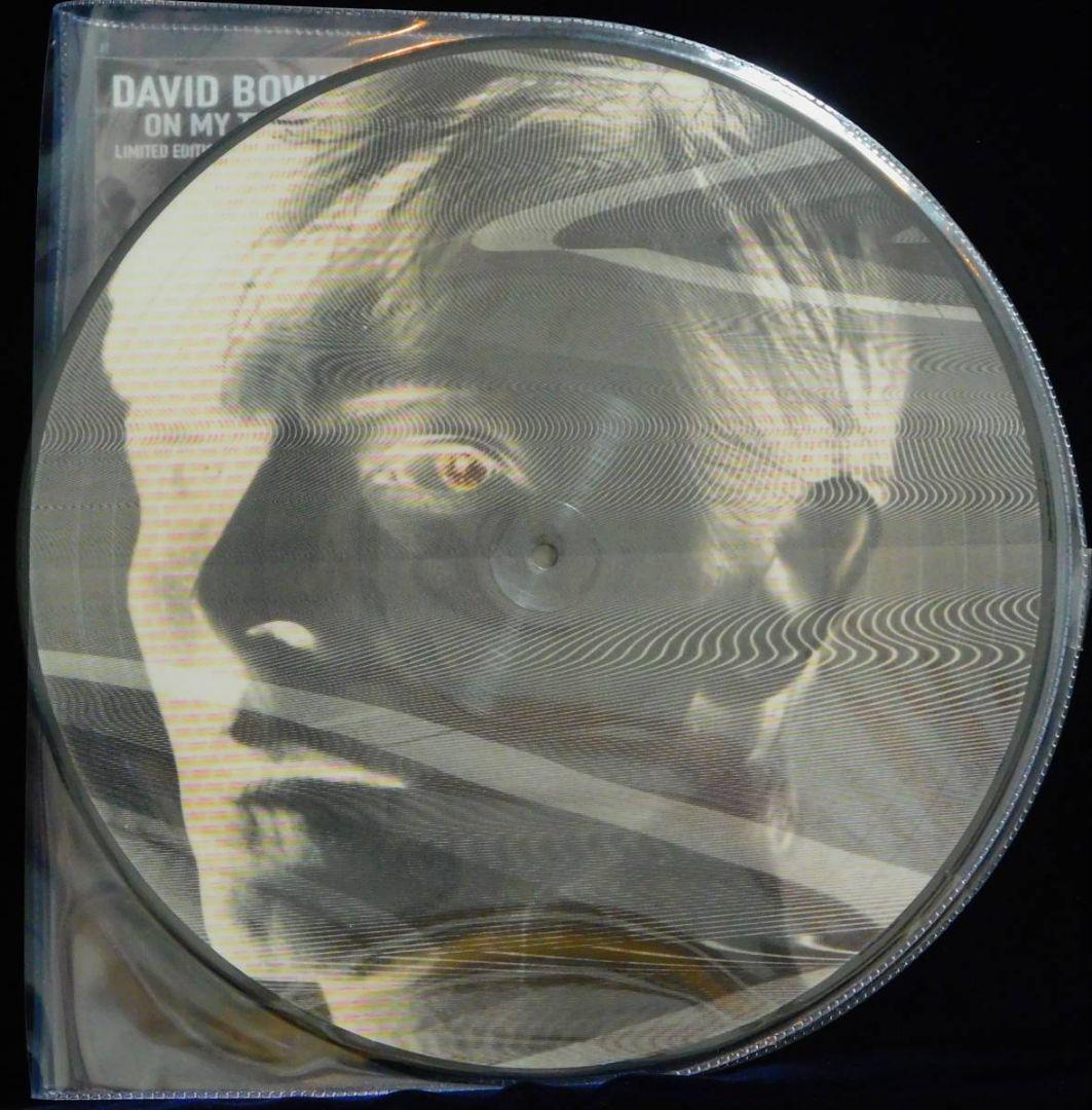 未使用品 アナログレコード2LP　DAVID BOWIE　ON MY TVC15