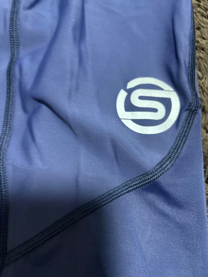 新品未使用 即発送 SKINS ネイビー タイツ　コンプレッションタイツ