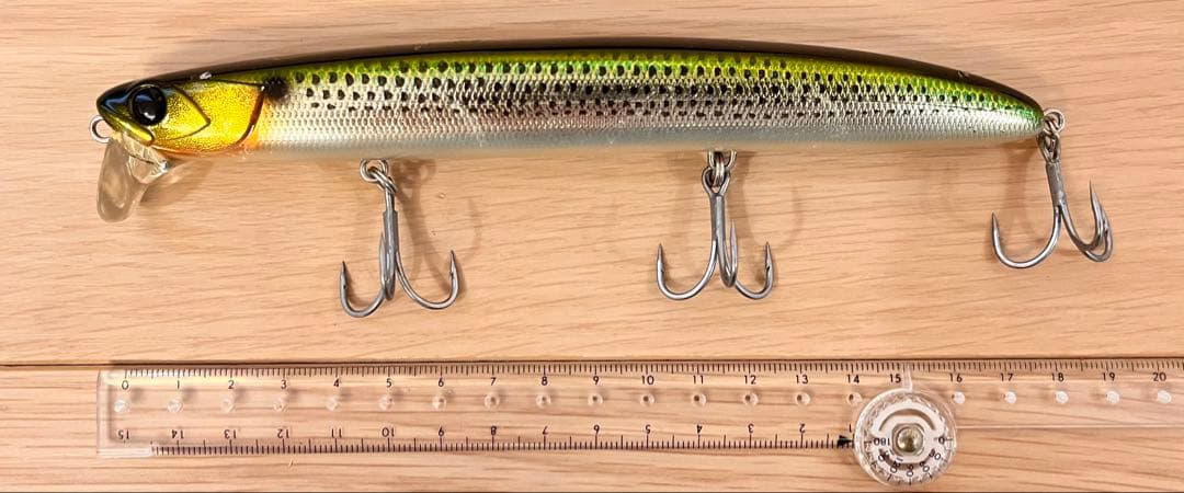 【処分まとめ売り】ジョインテッドクロー・ダイワ シーバスルアー等 ルアーケース付